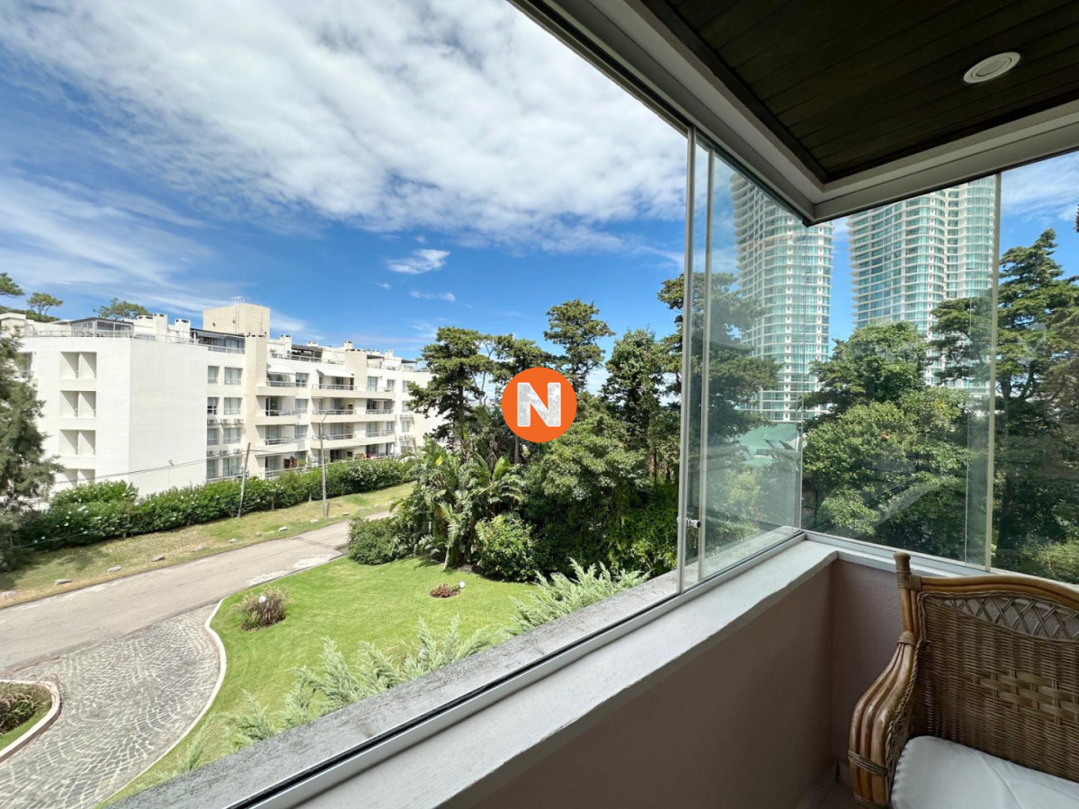 Apartamento Ref.225015 - Departamento en Venta de 2 dormitorios en Mansa, Punta del Este