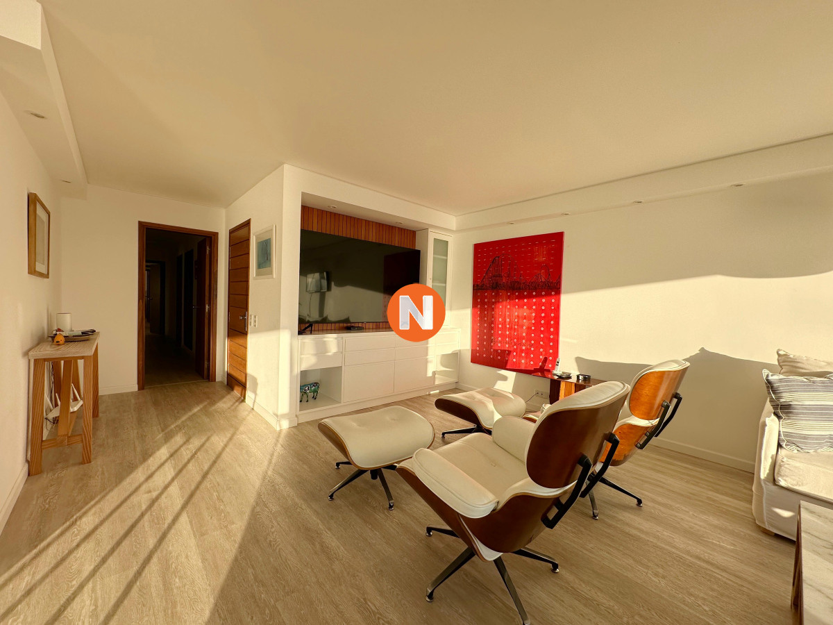 Apartamento Ref.220270 - Espectacular Apartamento Playa Mansa Punta del Este , primera linea 