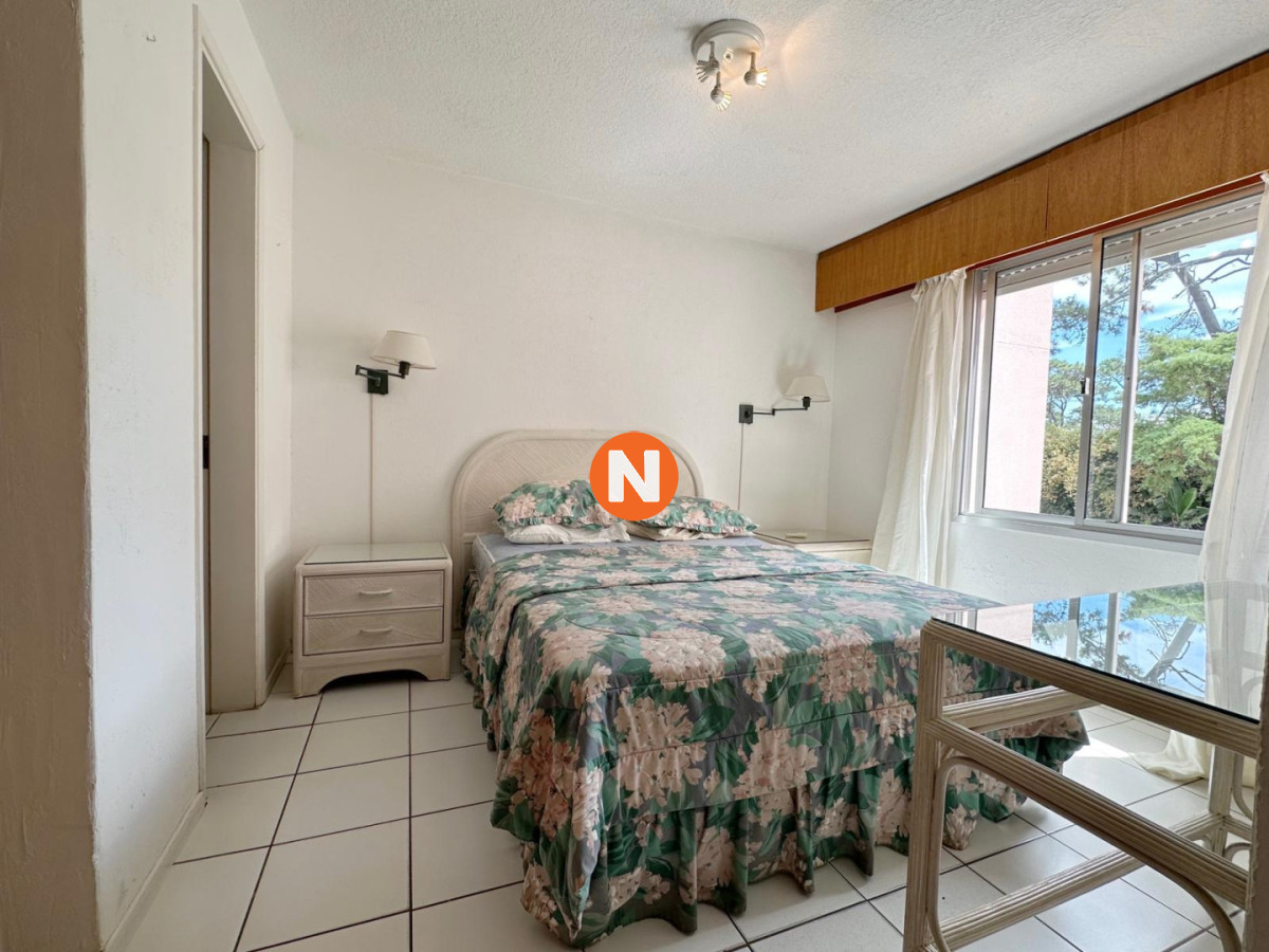 Apartamento Ref.225015 - Departamento en Venta de 2 dormitorios en Mansa, Punta del Este