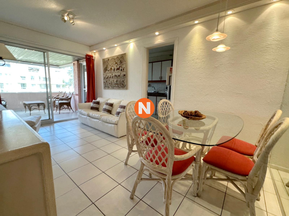 Apartamento Ref.225015 - Departamento en Venta de 2 dormitorios en Mansa, Punta del Este