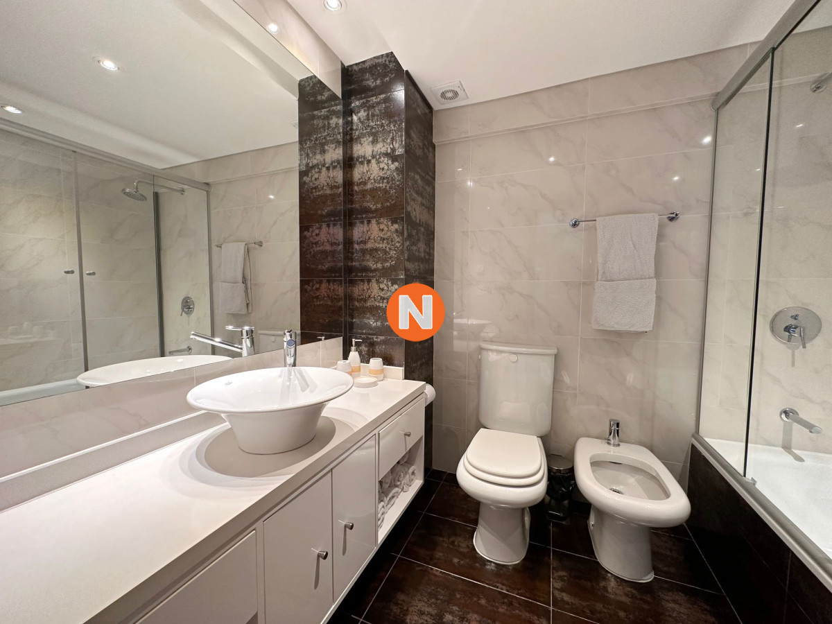 Apartamento Ref.225008 - Apartamento en venta de 3 dormitorios en Miami boulevard I, Punta del Este.