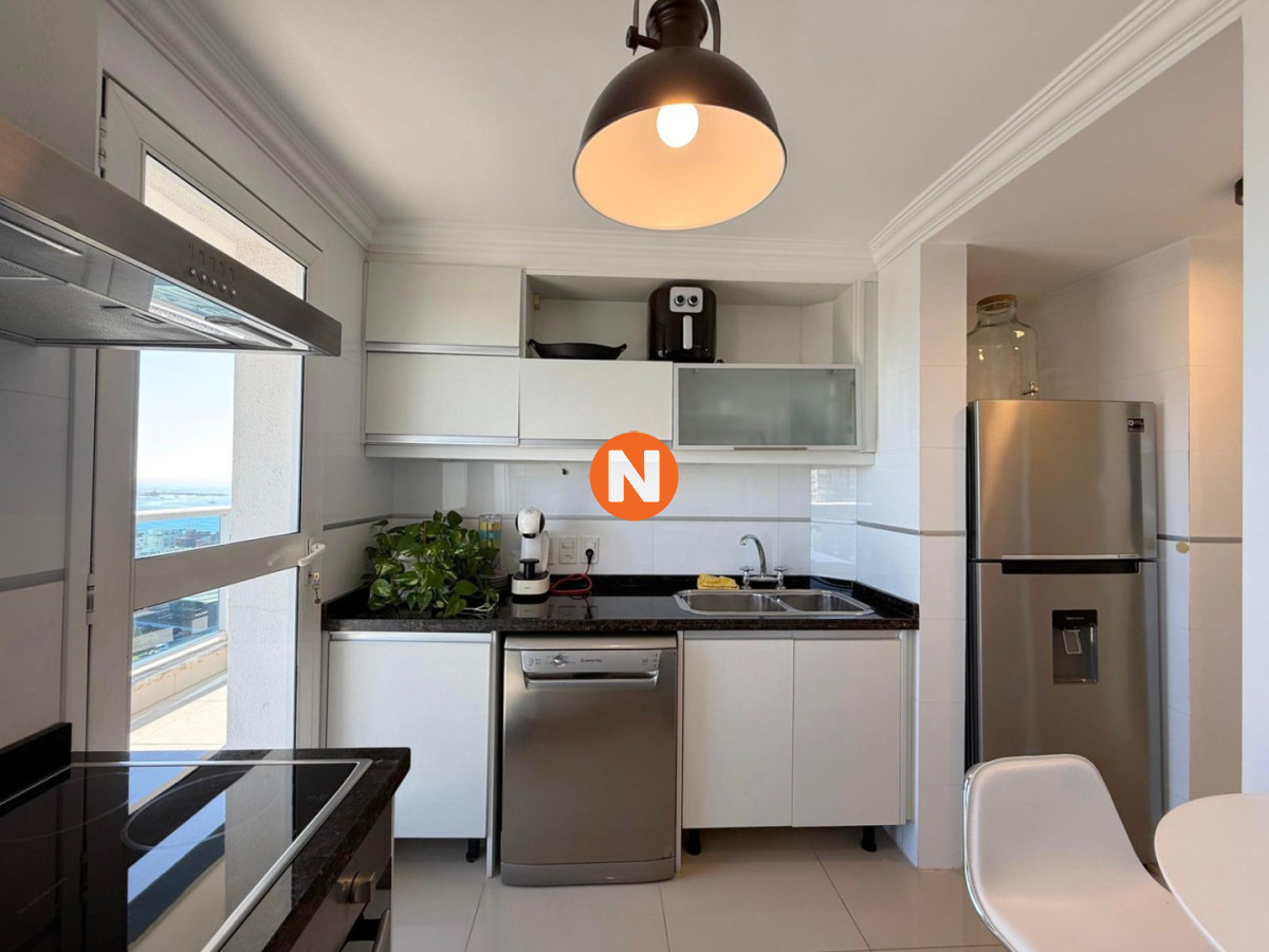 Apartamento Ref.225010 - Apartamento en venta de 3 dormitorios mas dependencia de servicio en Casino Tower, Punta del Este