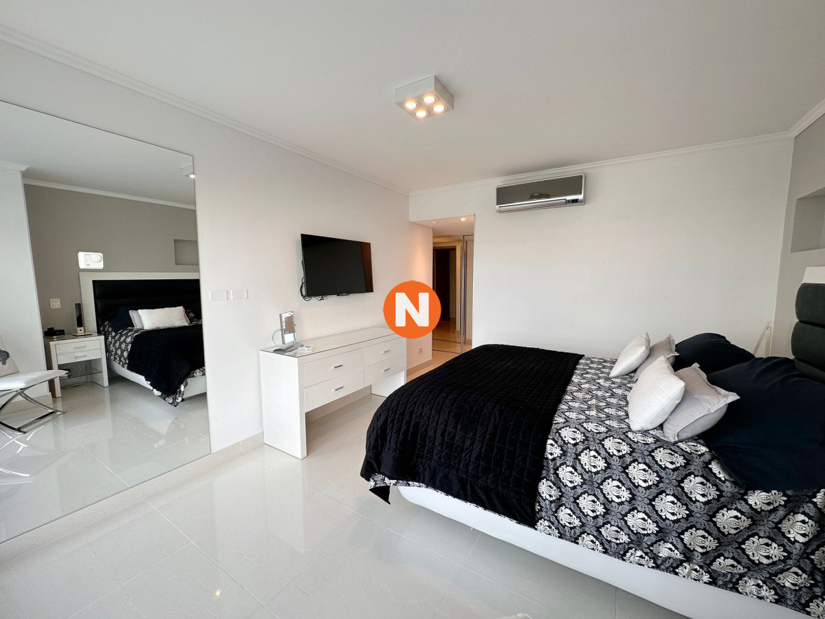 Apartamento Ref.225008 - Apartamento en venta de 3 dormitorios en Miami boulevard I, Punta del Este.