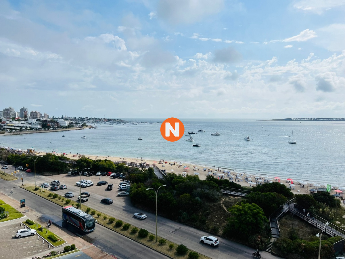 Apartamento Ref.220270 - Espectacular Apartamento Playa Mansa Punta del Este , primera linea 