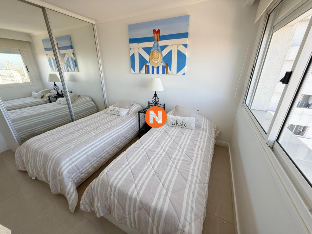 Apartamento Ref.225010 - Apartamento en venta de 3 dormitorios mas dependencia de servicio en Casino Tower, Punta del Este