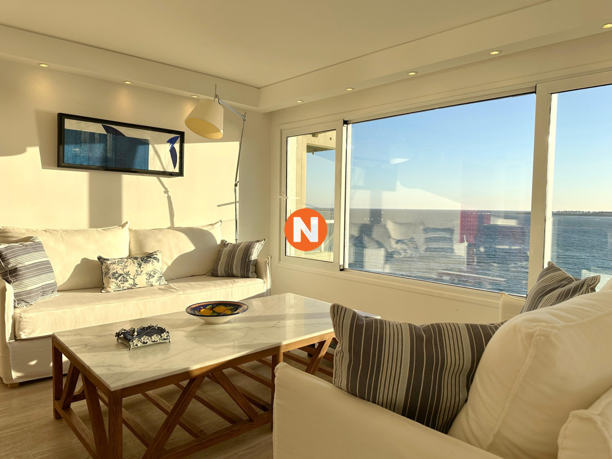 Apartamento Ref.220270 - Espectacular Apartamento Playa Mansa Punta del Este , primera linea 