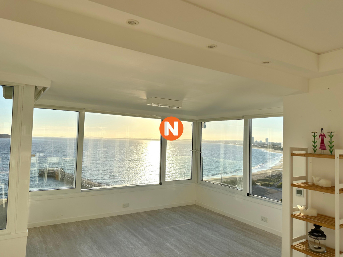 Apartamento Ref.220270 - Espectacular Apartamento Playa Mansa Punta del Este , primera linea 