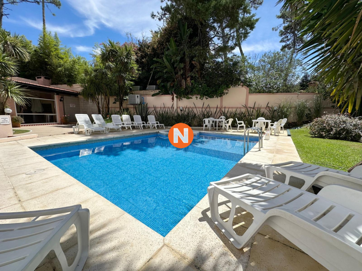 Apartamento Ref.225015 - Departamento en Venta de 2 dormitorios en Mansa, Punta del Este