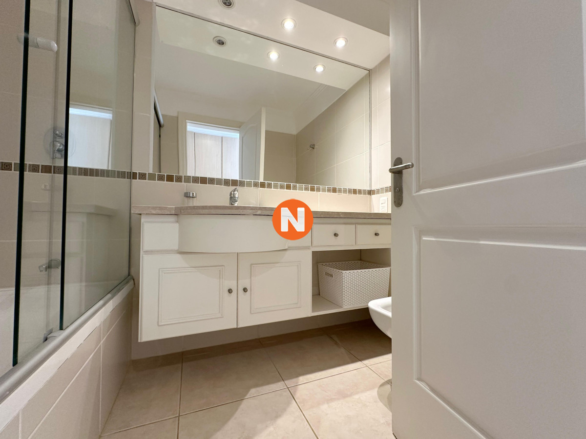 Apartamento Ref.224920 - Departamento en venta de 4 Suites en Playa Brava, Punta del Este