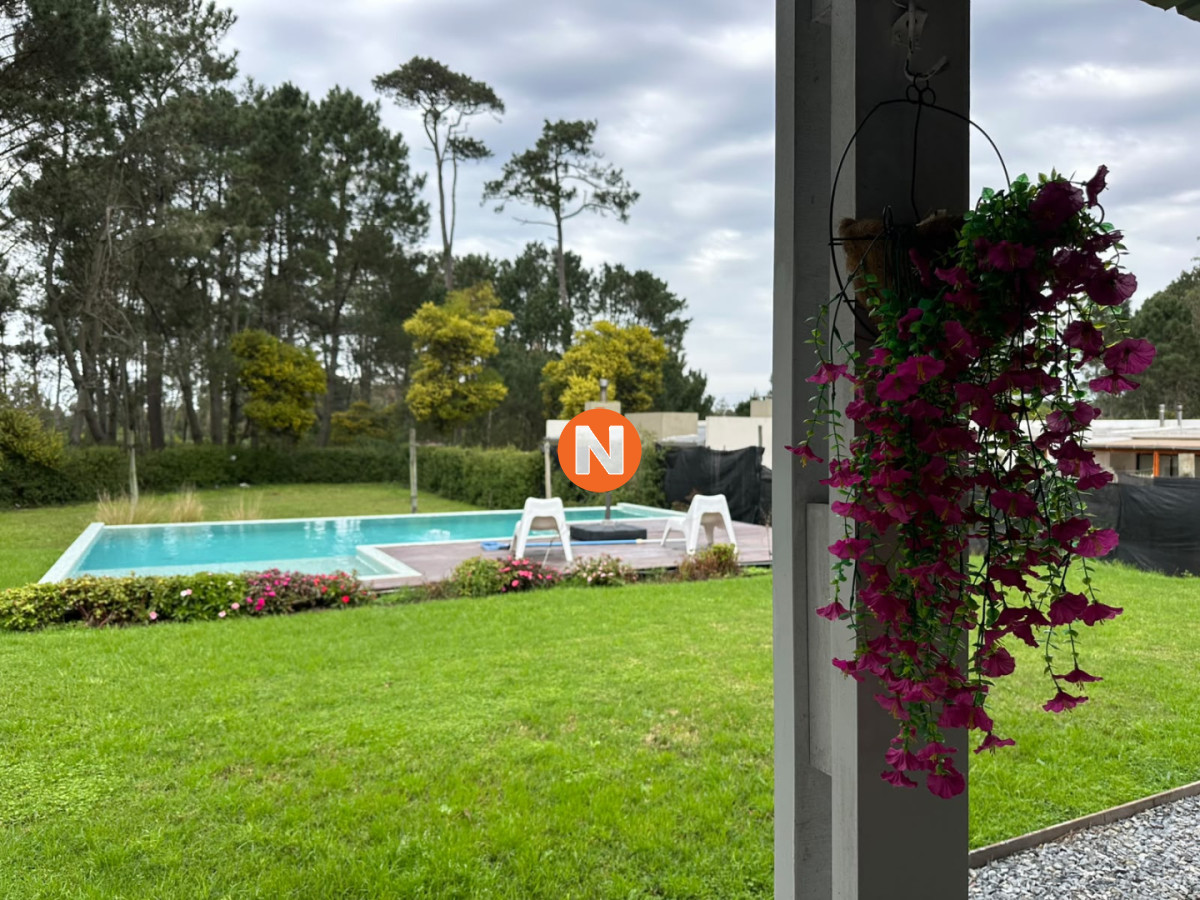 Casa Ref.225768 - Excelente propiedad en Venta de 4 dormitorios en Pinares, Punta del Este.