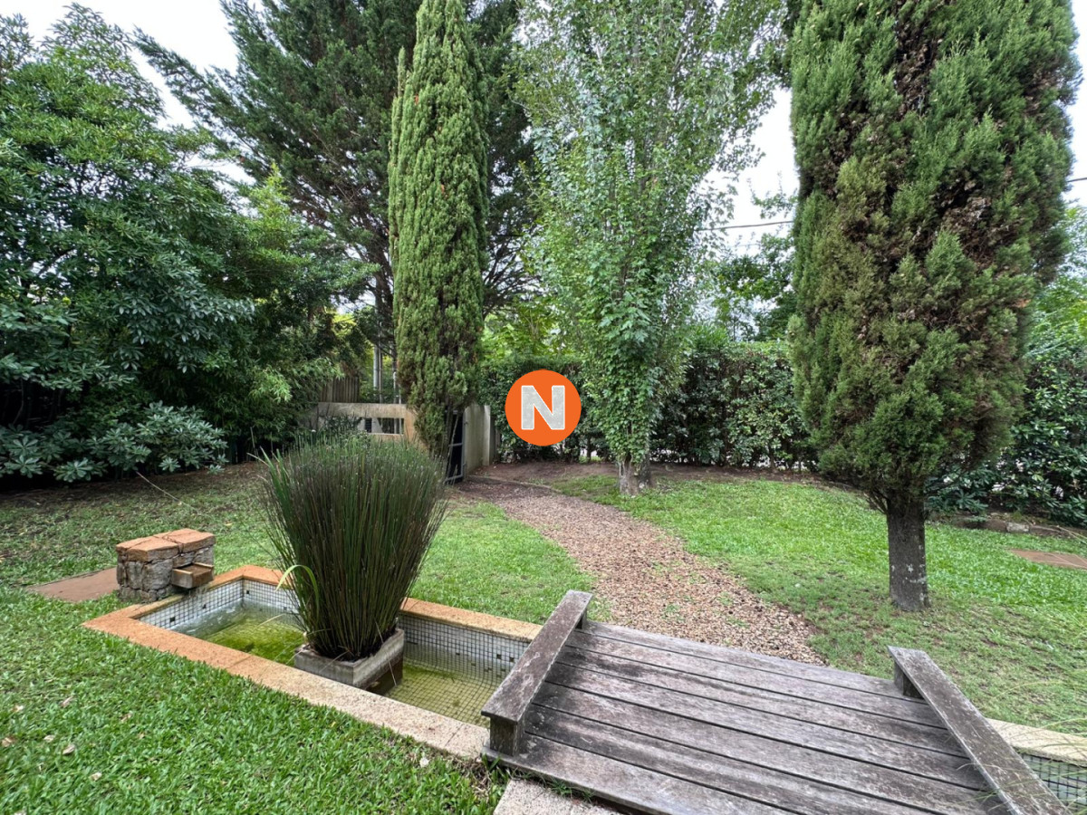 Casa Ref.225358 - Casa en Venta de 3 Dormitorios en Punta del Este, Zona Colegios