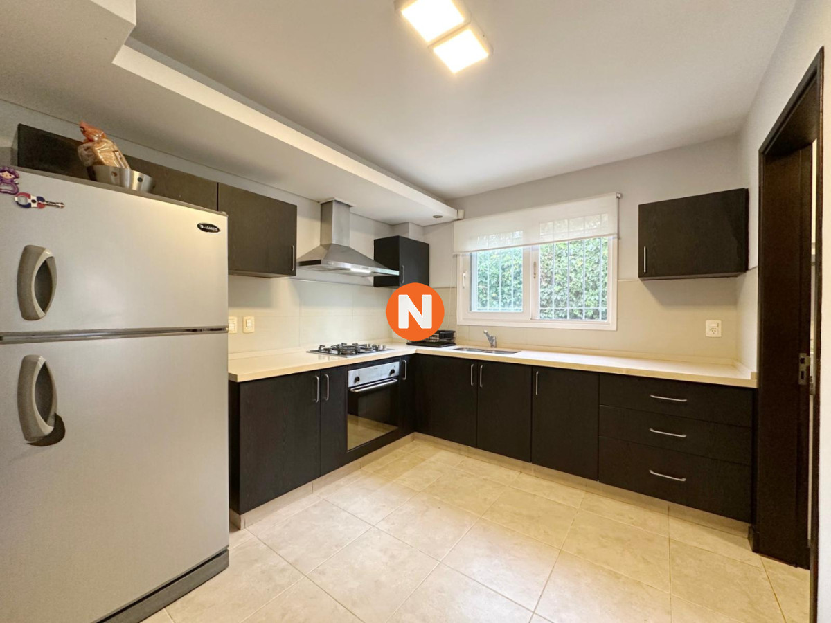 Casa Ref.225358 - Casa en Venta de 3 Dormitorios en Punta del Este, Zona Colegios