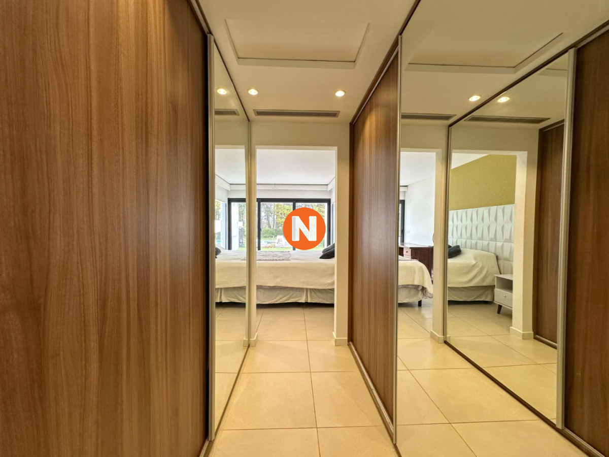 Casa Ref.225768 - Excelente propiedad en Venta de 4 dormitorios en Pinares, Punta del Este.