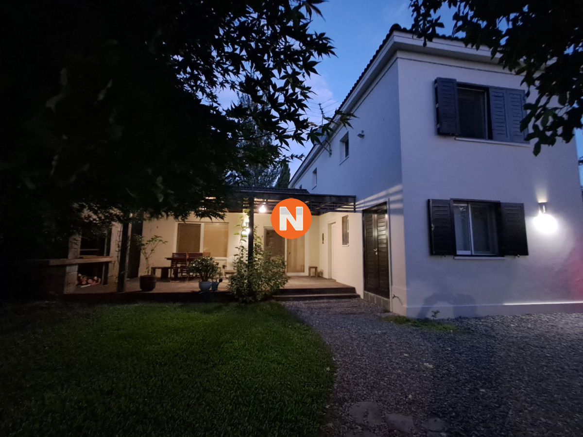 Casa Ref.225358 - Casa en Venta de 3 Dormitorios en Punta del Este, Zona Colegios