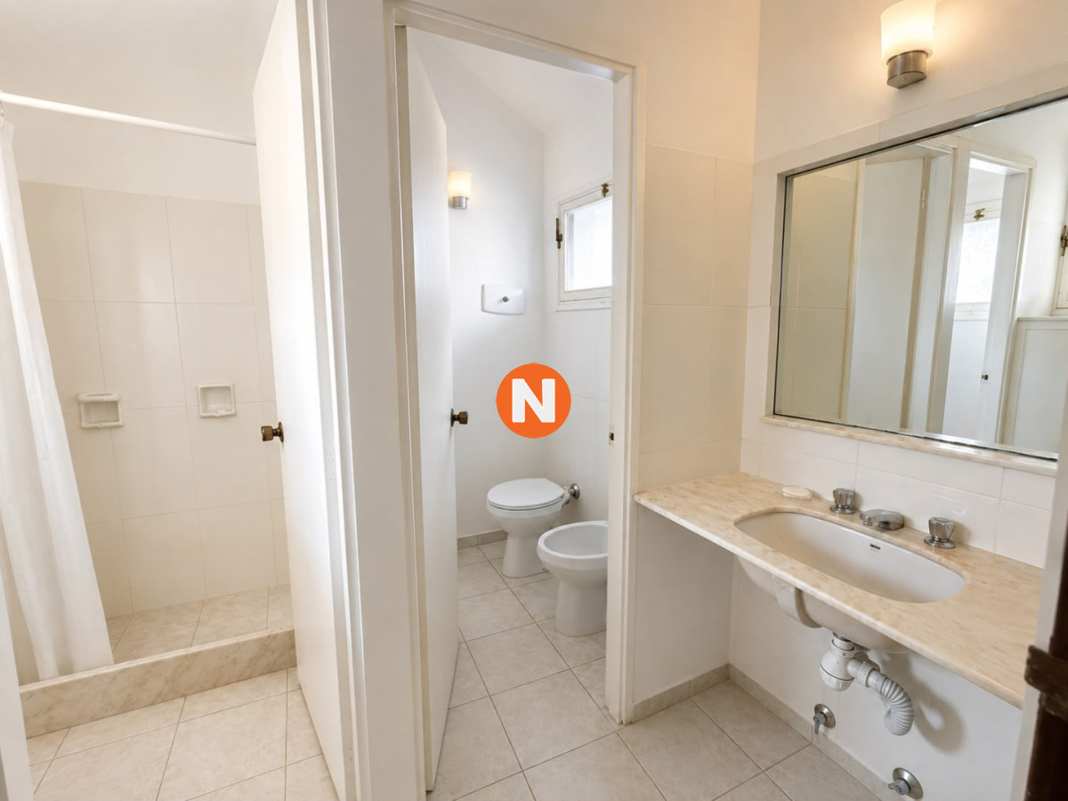 Casa Ref.225787 - Casa en Venta de 3 Dormitorios en Playa Mansa, Punta del Este