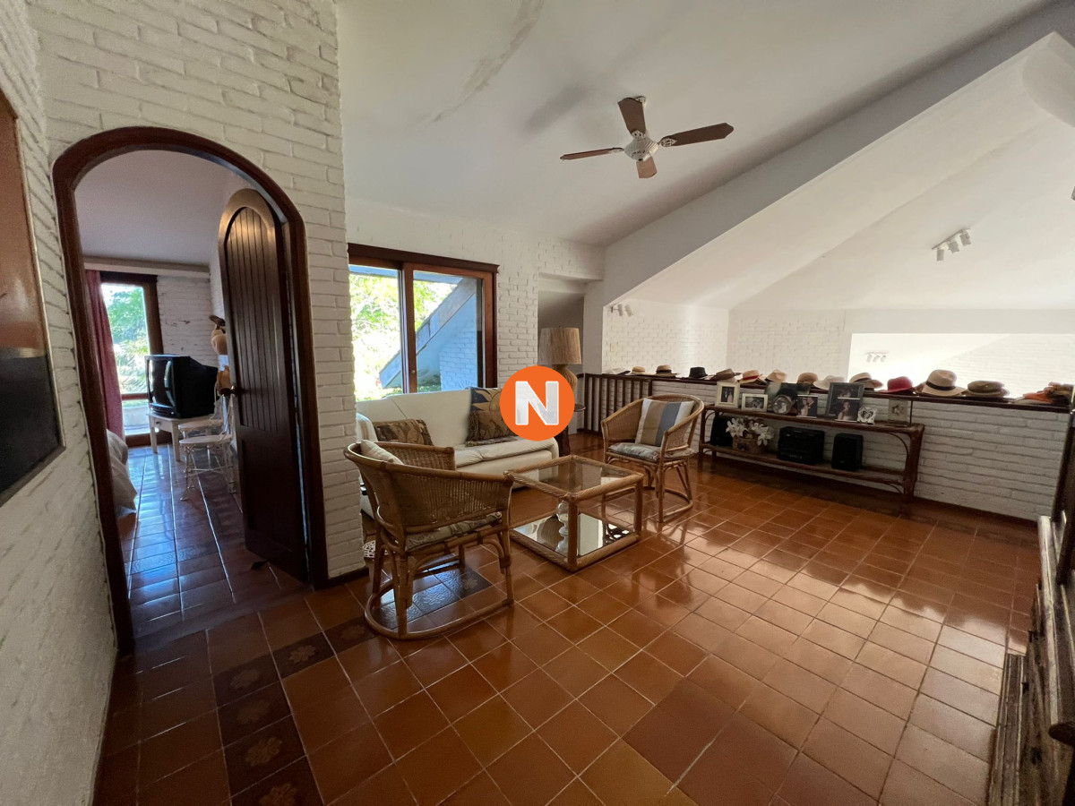 Casa Ref.225696 - Casa de 4 dormitorios en venta en Lugano, Punta del Este.
