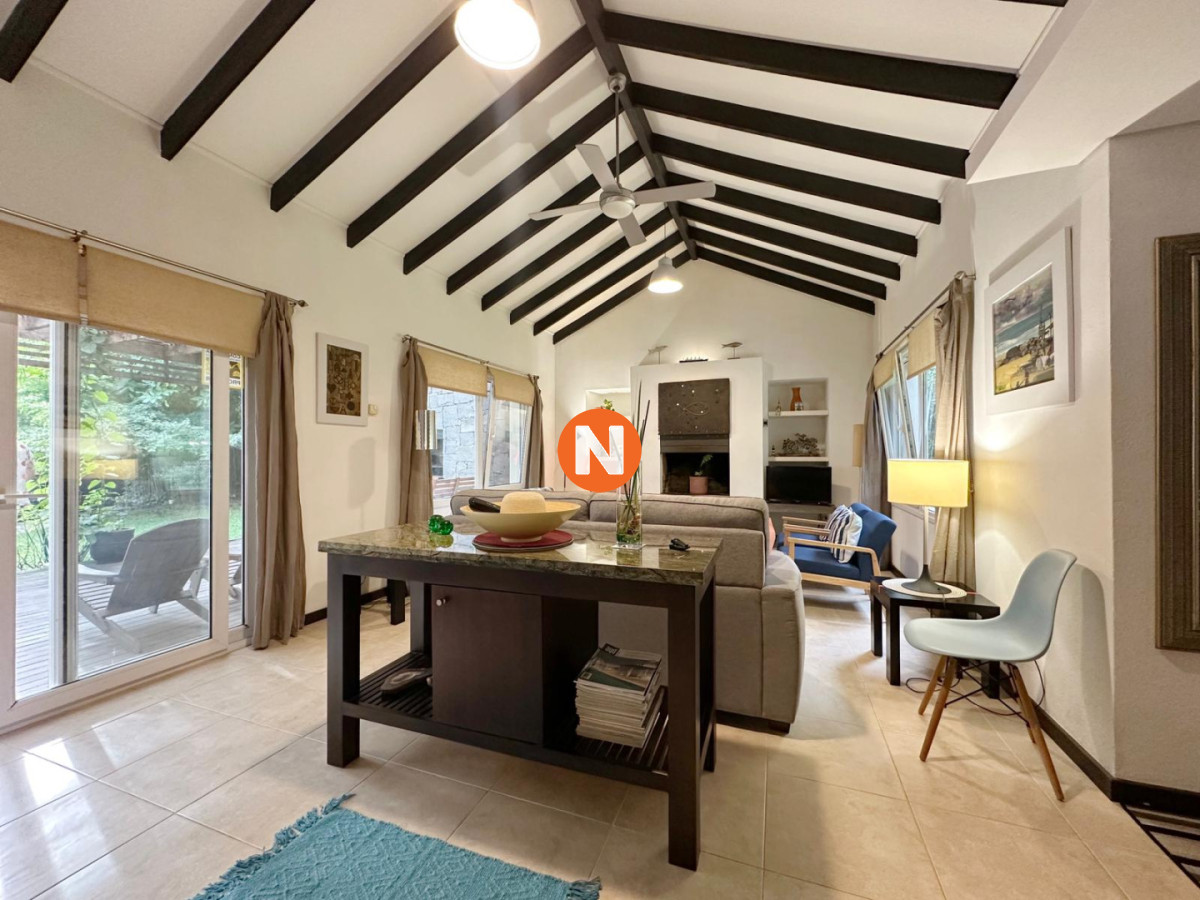Casa Ref.225358 - Casa en Venta de 3 Dormitorios en Punta del Este, Zona Colegios