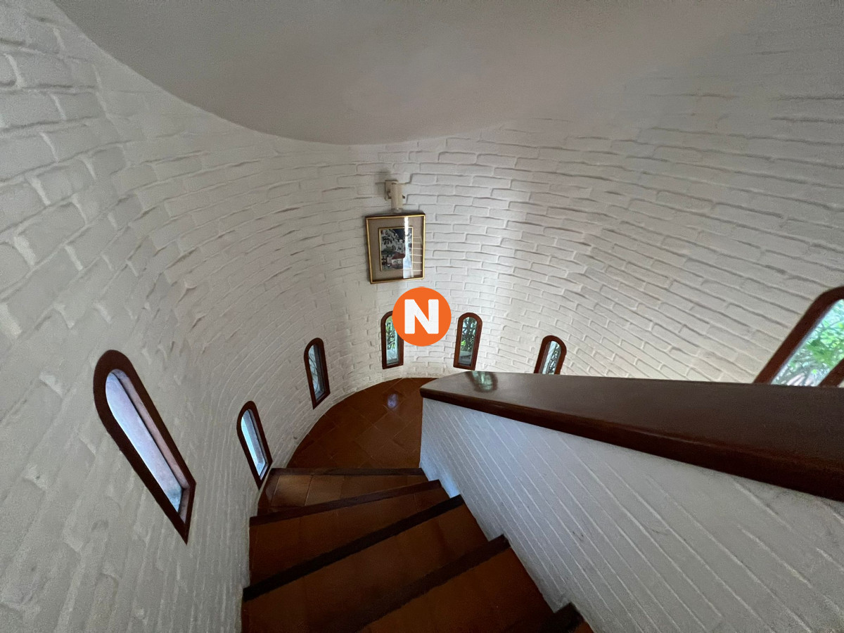 Casa Ref.225696 - Casa de 4 dormitorios en venta en Lugano, Punta del Este.