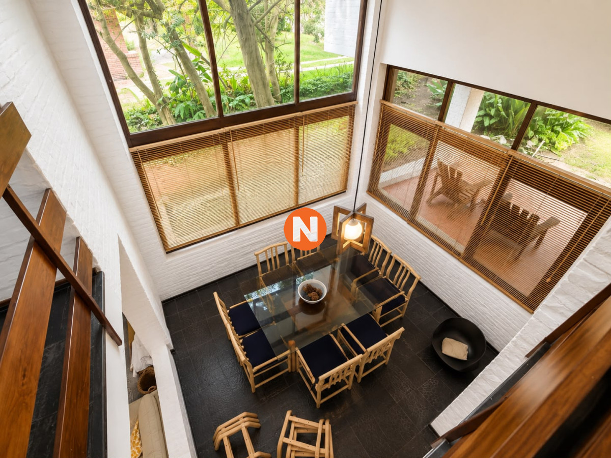 Casa Ref.225787 - Casa en Venta de 3 Dormitorios en Playa Mansa, Punta del Este