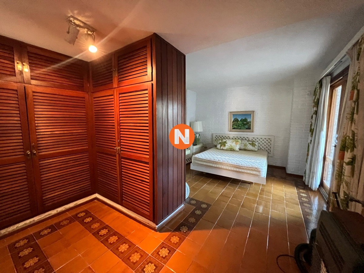 Casa Ref.225696 - Casa de 4 dormitorios en venta en Lugano, Punta del Este.