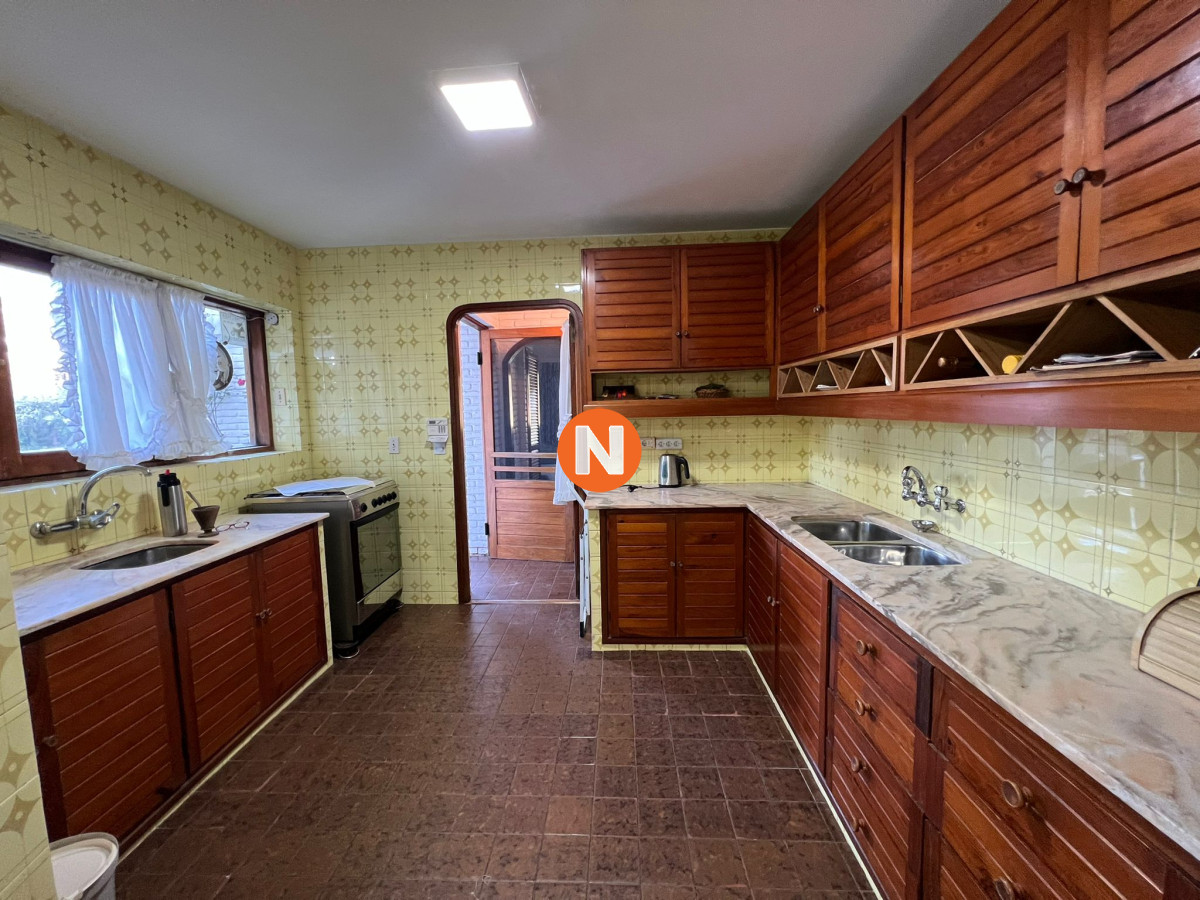 Casa Ref.225696 - Casa de 4 dormitorios en venta en Lugano, Punta del Este.
