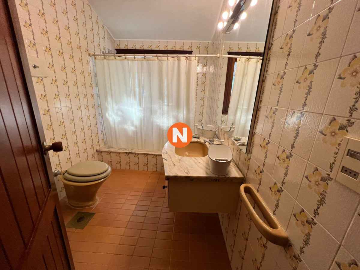 Casa Ref.225696 - Casa de 4 dormitorios en venta en Lugano, Punta del Este.