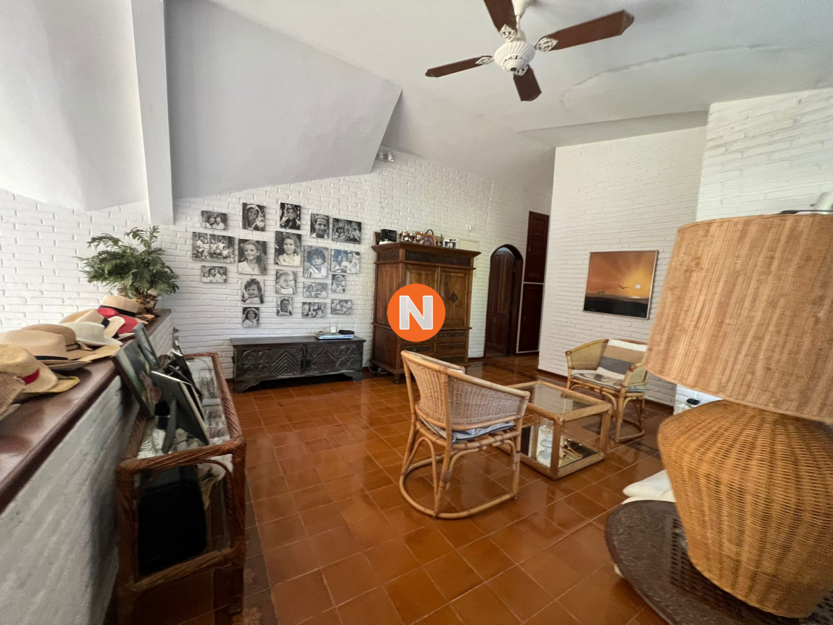 Casa Ref.225696 - Casa de 4 dormitorios en venta en Lugano, Punta del Este.