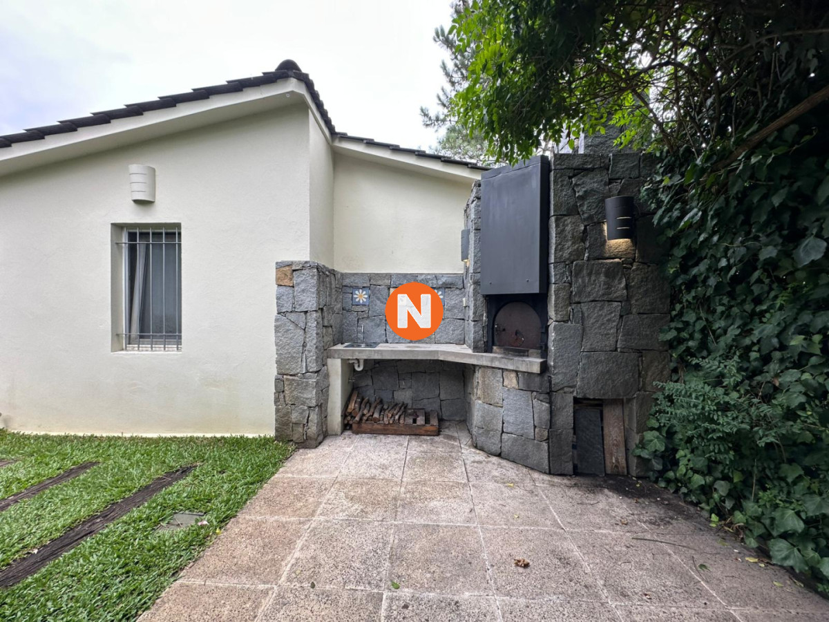 Casa Ref.225358 - Casa en Venta de 3 Dormitorios en Punta del Este, Zona Colegios