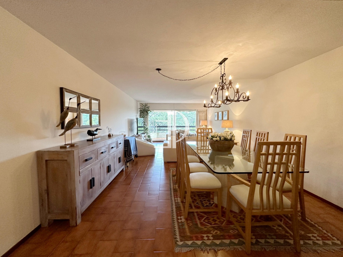 Apartamento ID.405 - Departamento de 3 dormitorios mas dependencia de servicio en edificio Bora Bora, Roosevelt Punta del Este