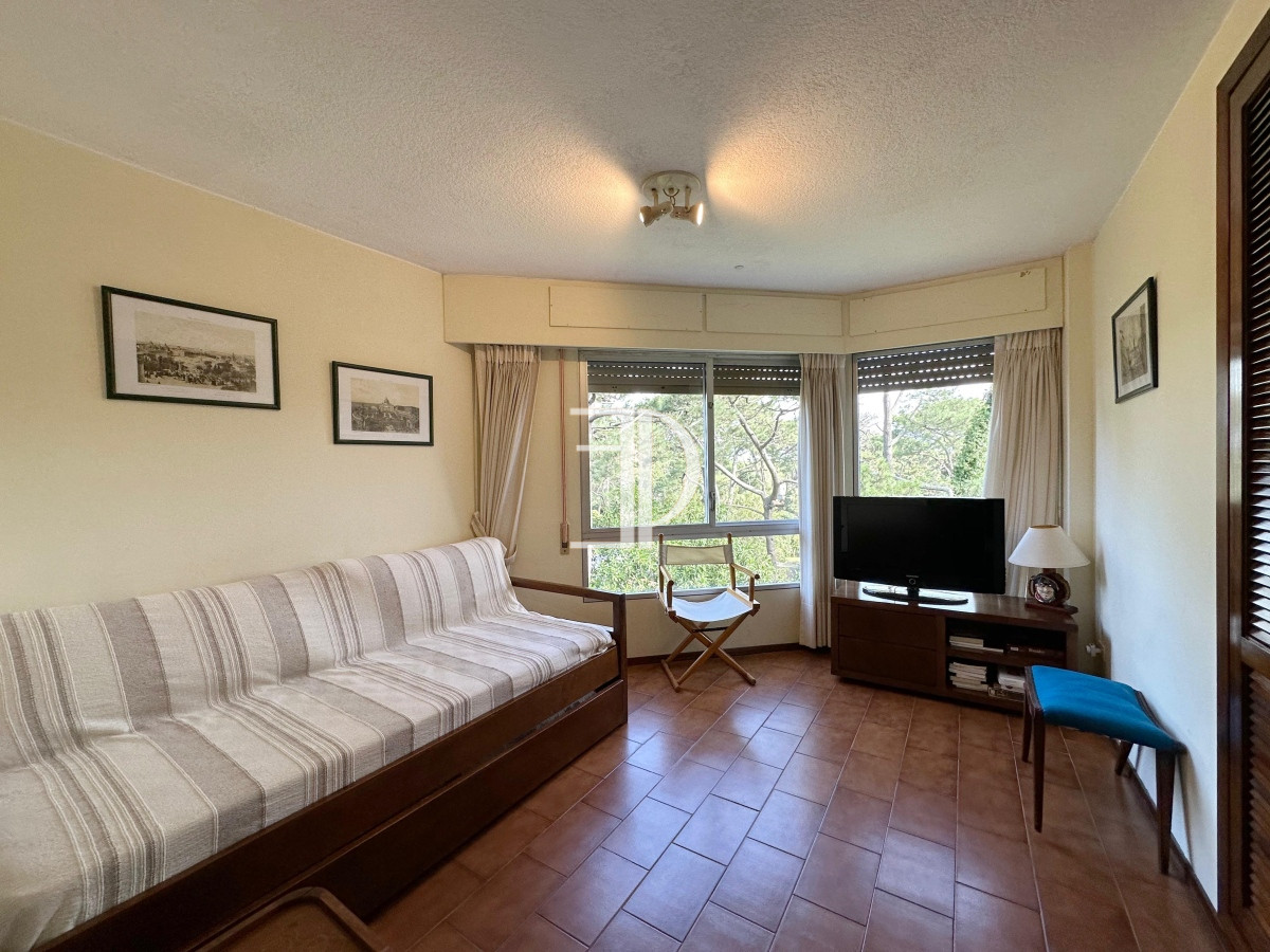 Apartamento ID.405 - Departamento de 3 dormitorios mas dependencia de servicio en edificio Bora Bora, Roosevelt Punta del Este