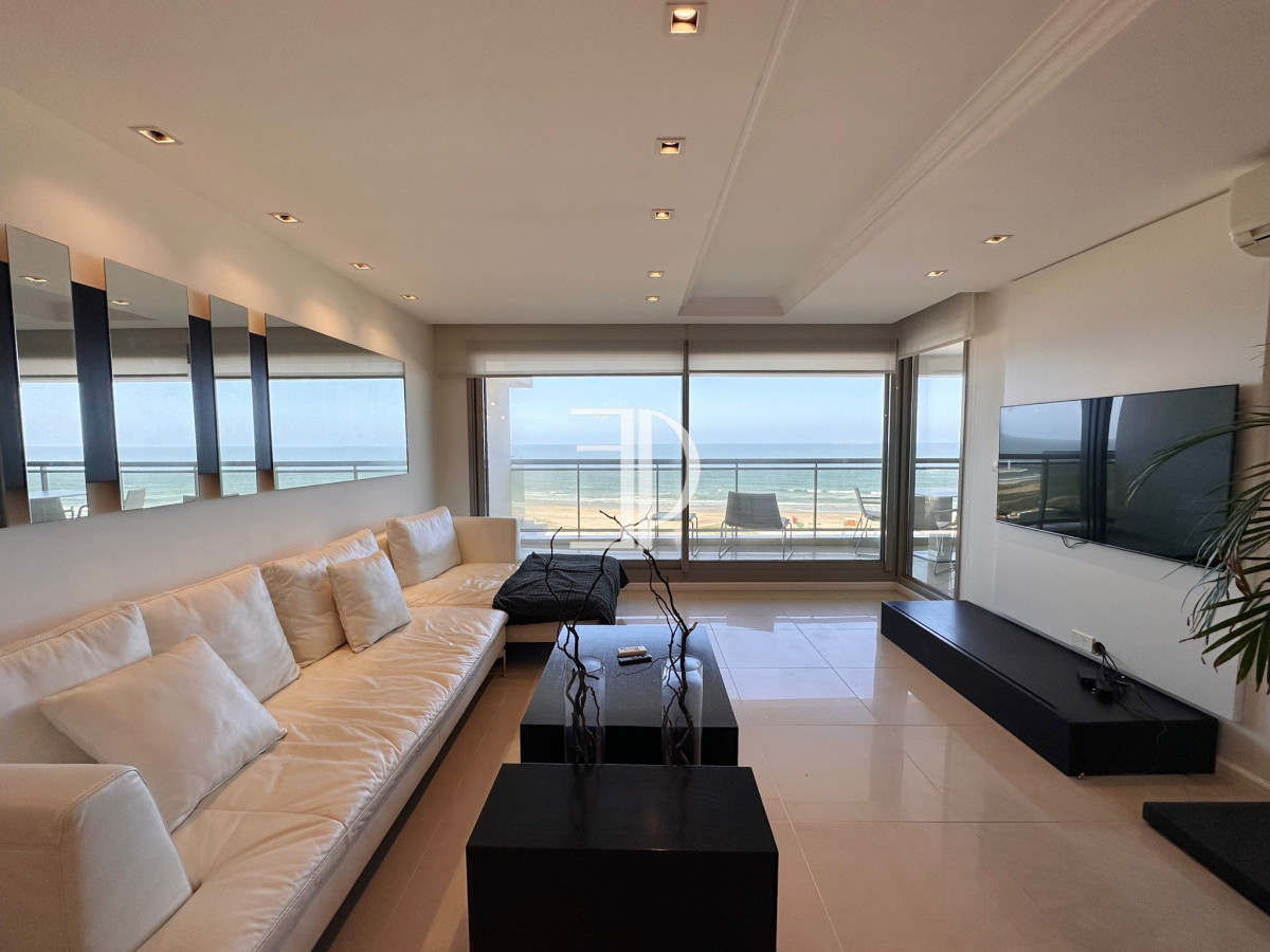 Apartamento ID.1120 - Apartamento en venta de 3 dormitorios en torre Imperiale, Punta del Este.