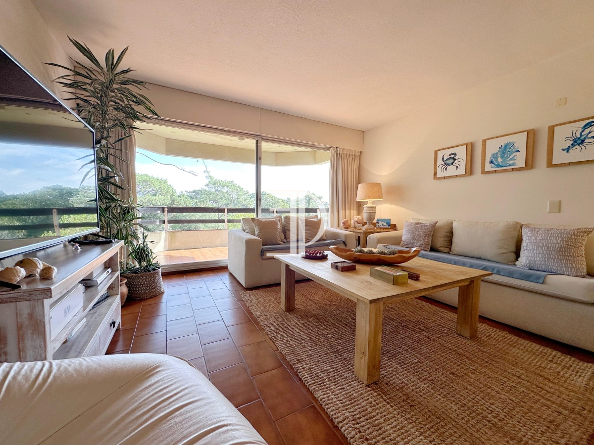 Apartamento ID.405 - Departamento de 3 dormitorios mas dependencia de servicio en edificio Bora Bora, Roosevelt Punta del Este