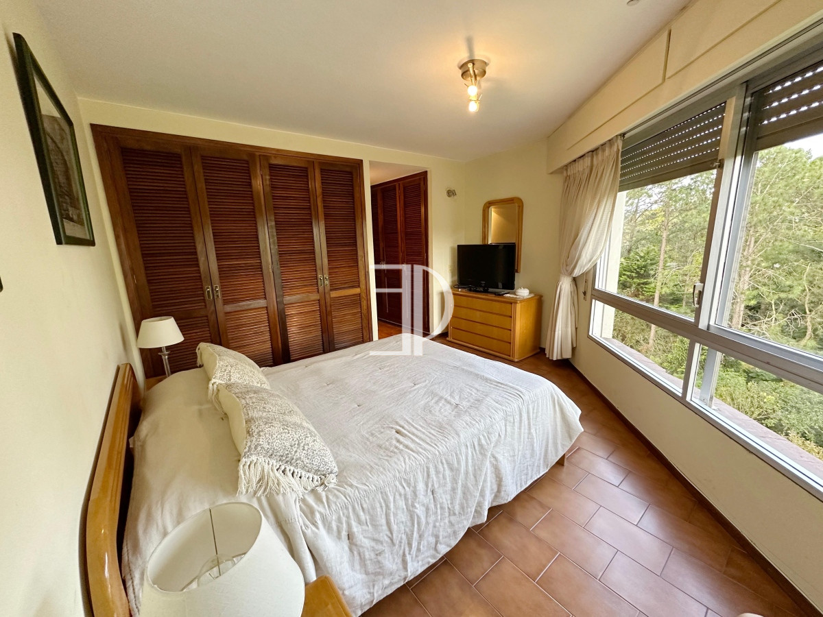 Apartamento ID.405 - Departamento de 3 dormitorios mas dependencia de servicio en edificio Bora Bora, Roosevelt Punta del Este