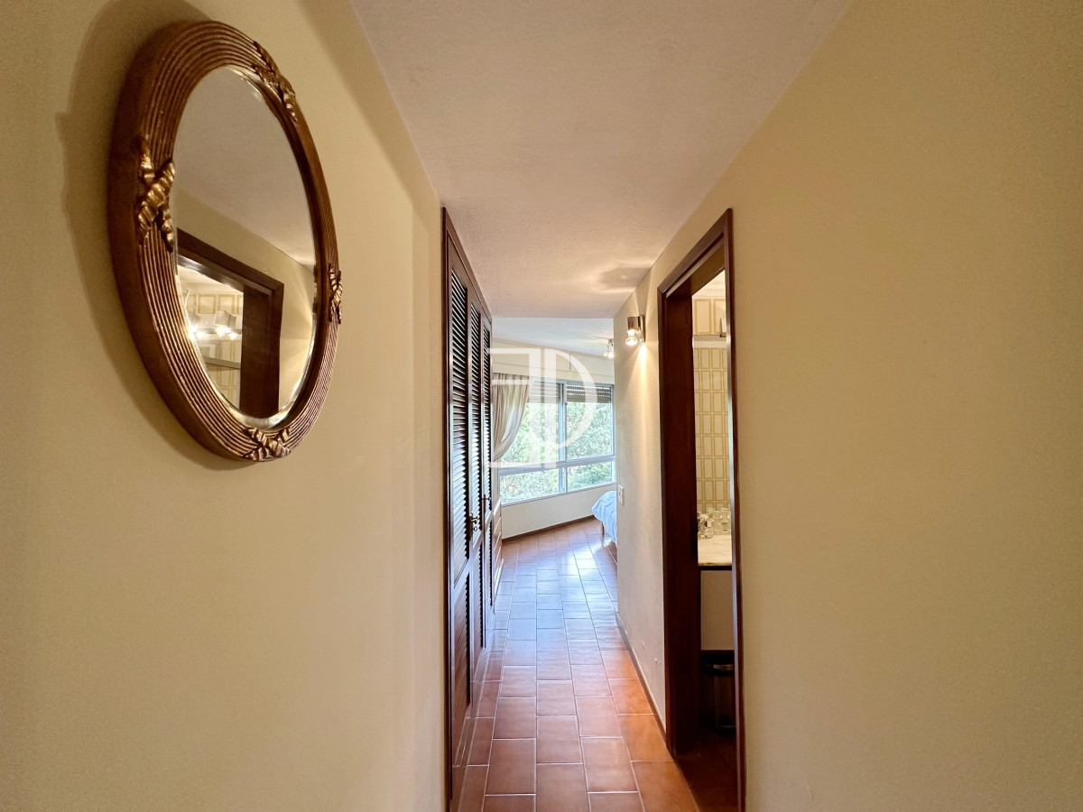 Apartamento ID.405 - Departamento de 3 dormitorios mas dependencia de servicio en edificio Bora Bora, Roosevelt Punta del Este