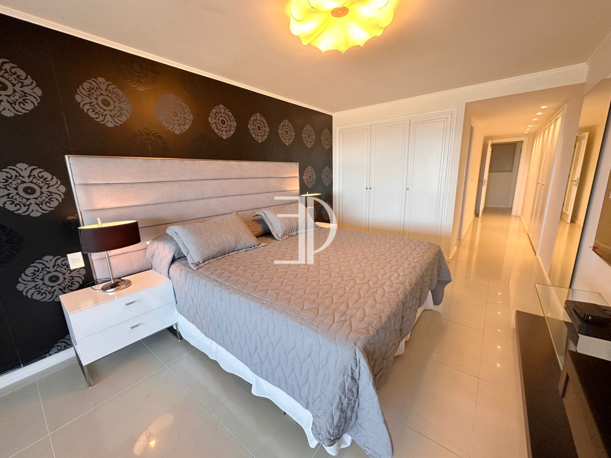 Apartamento ID.1120 - Apartamento en venta de 3 dormitorios en torre Imperiale, Punta del Este.