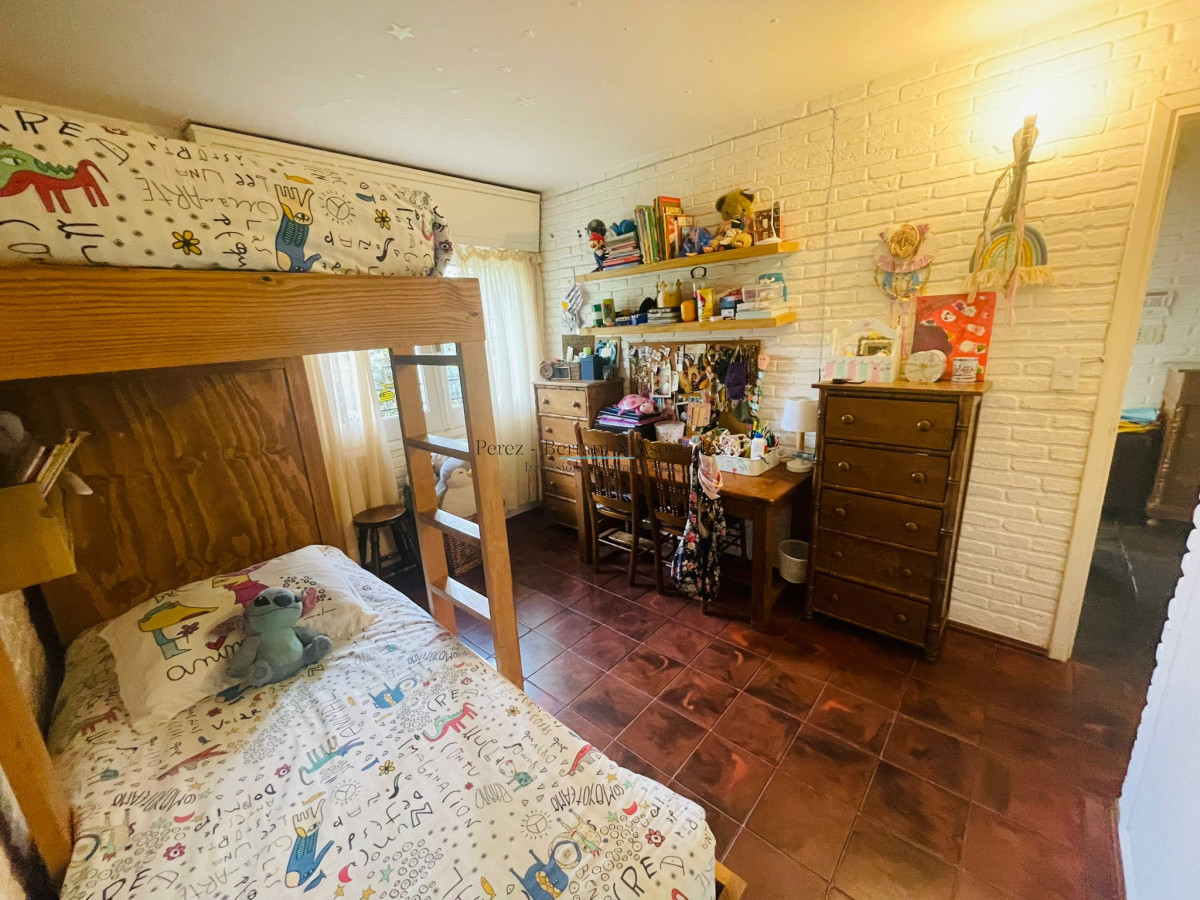 Casa ID.240 - Casa en Venta de 2 Dormitorios en Pinares, Punta del Este