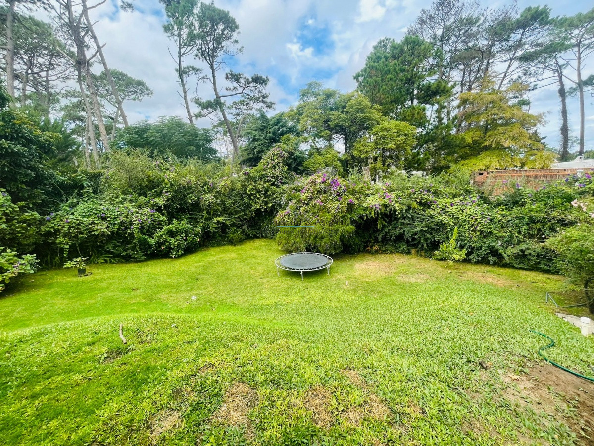 Casa ID.240 - Casa en Venta de 2 Dormitorios en Pinares, Punta del Este