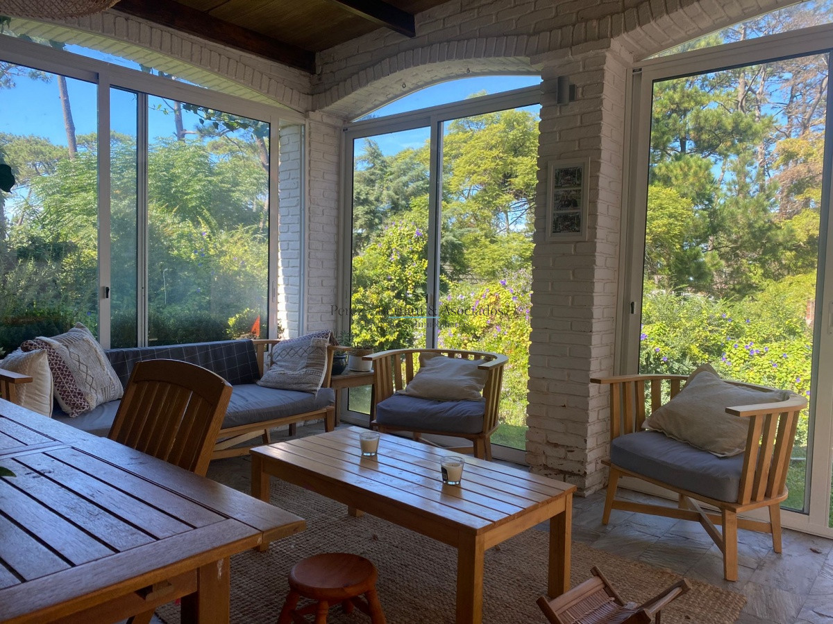 Casa ID.240 - Casa en Venta de 2 Dormitorios en Pinares, Punta del Este
