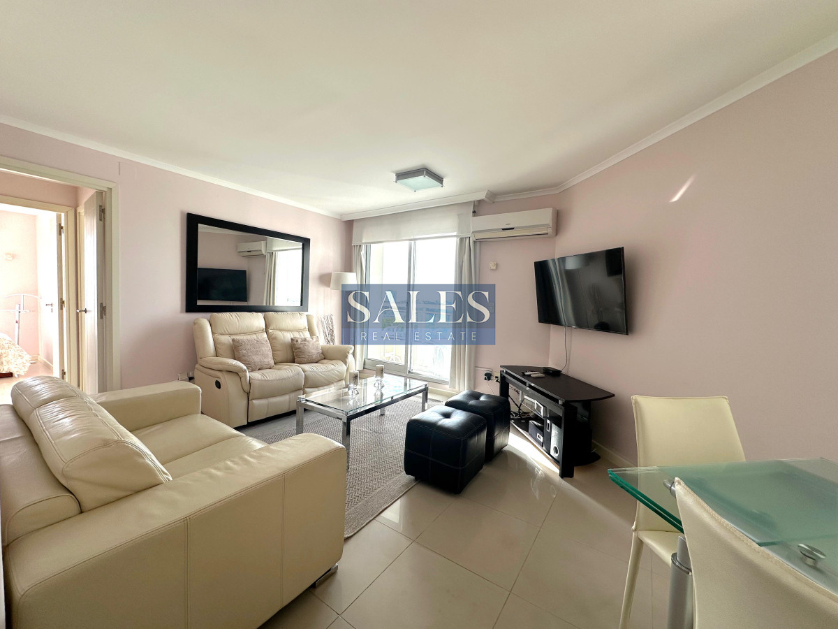 Apartamento ID.684 - Departamento en Venta de 2 Dormitorios en Ocean Drive, Punta del Este