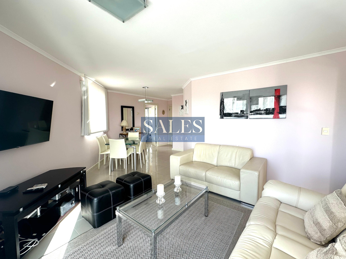 Apartamento ID.684 - Departamento en Venta de 2 Dormitorios en Ocean Drive, Punta del Este