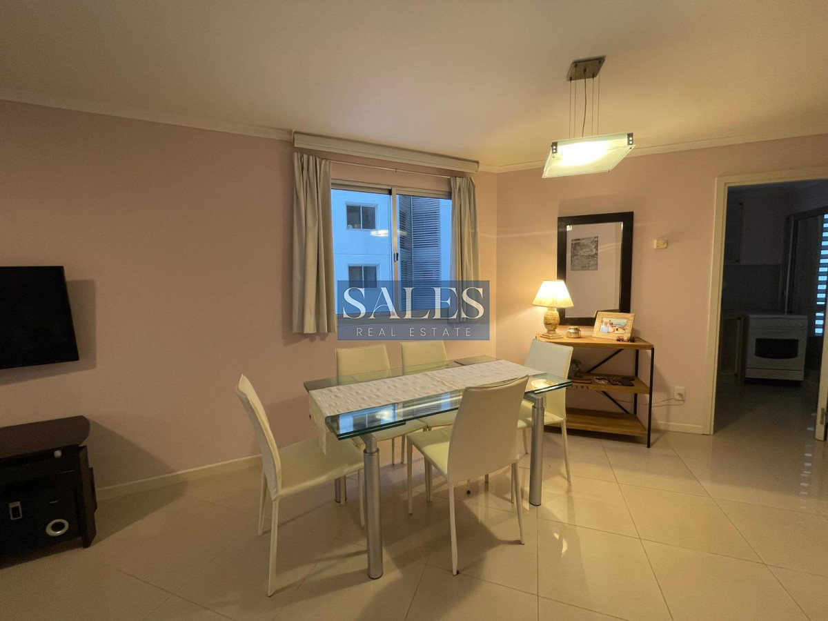 Apartamento ID.684 - Departamento en Venta de 2 Dormitorios en Ocean Drive, Punta del Este