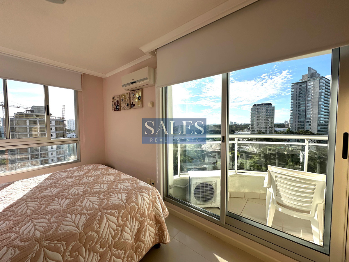 Apartamento ID.684 - Departamento en Venta de 2 Dormitorios en Ocean Drive, Punta del Este