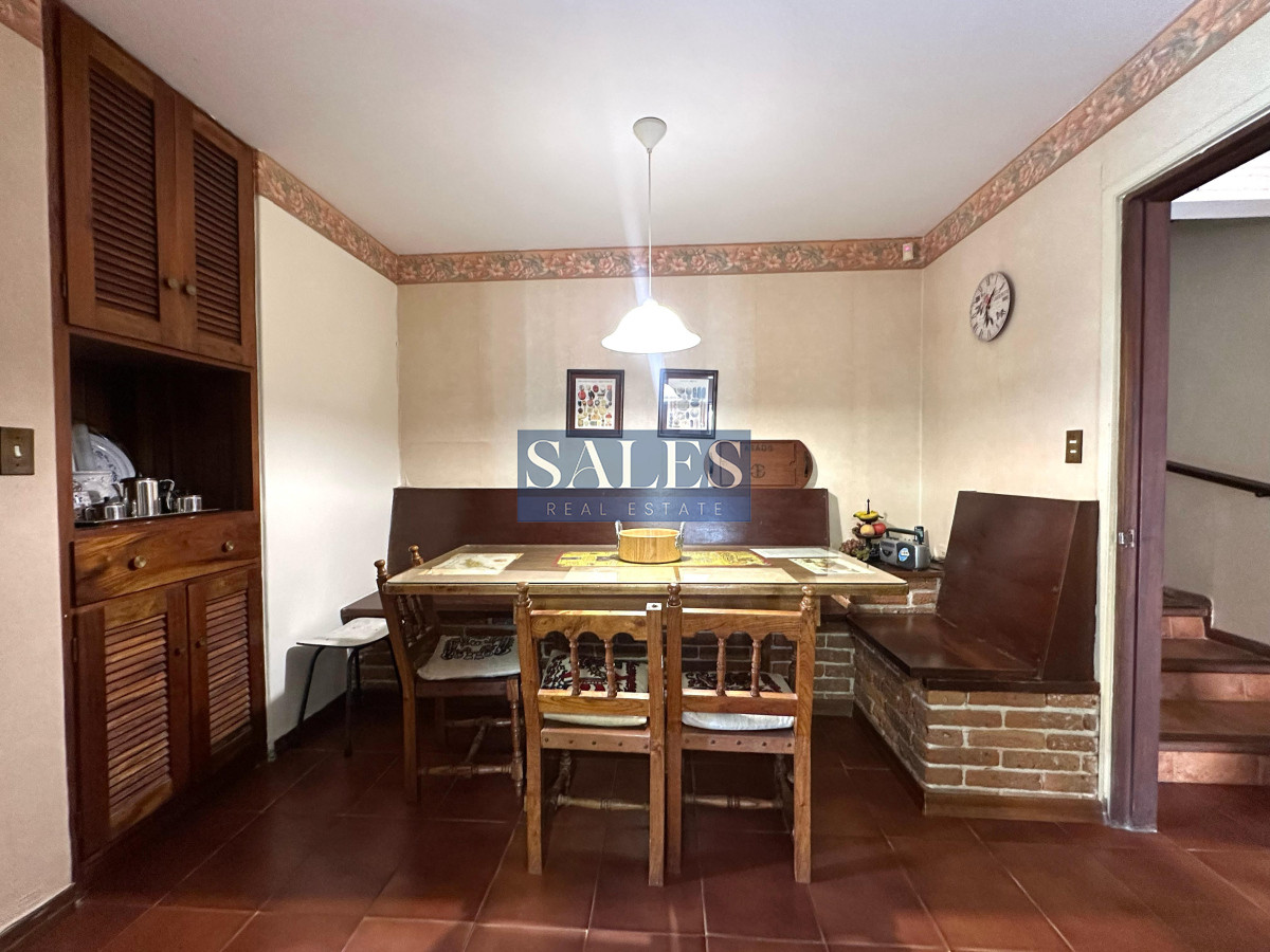 Casa ID.1420 - Casa en venta de 4 Dormitorios ubicada en Cantegril, Punta del Este