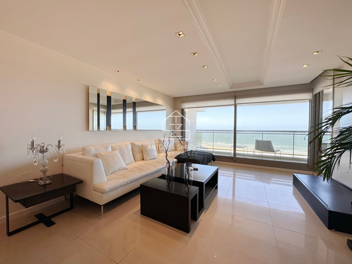 Apartamento ID.1531 - Apartamento en venta de 3 dormitorios en torre Imperiale, Punta del Este.