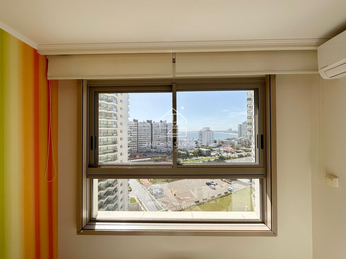 Apartamento ID.1531 - Apartamento en venta de 3 dormitorios en torre Imperiale, Punta del Este.
