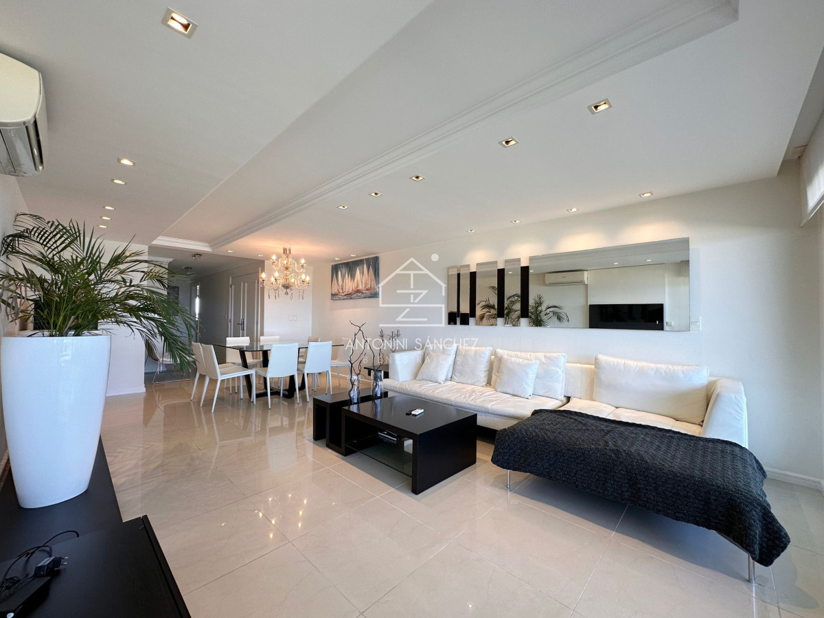 Apartamento ID.1531 - Apartamento en venta de 3 dormitorios en torre Imperiale, Punta del Este.