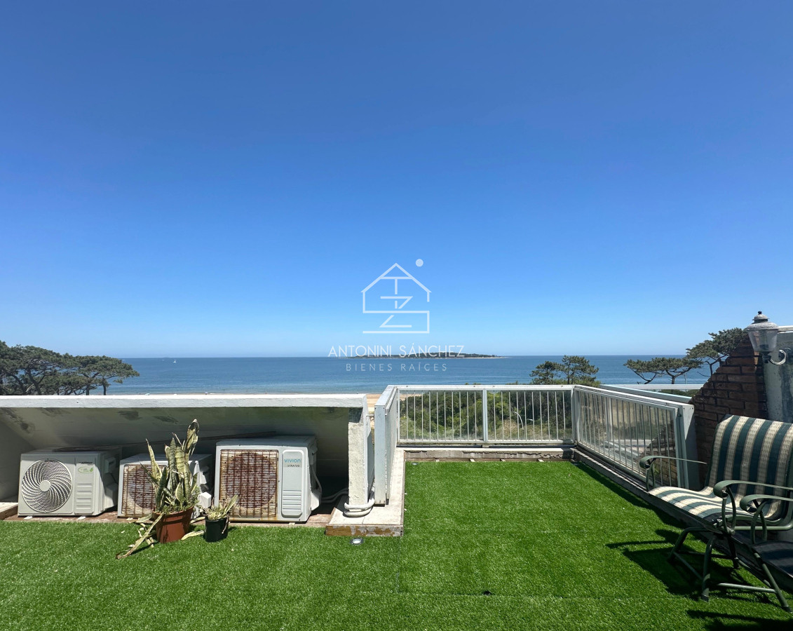 Apartamento ID.1462 - Penthouse en Venta de 3 dormitorios en Playa Mansa, Punta del Este
