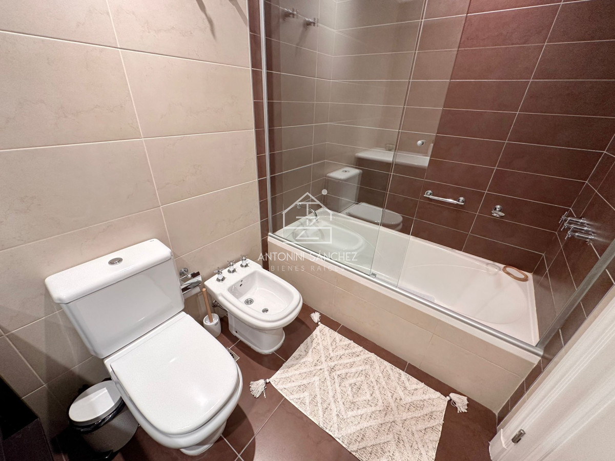 Apartamento ID.1531 - Apartamento en venta de 3 dormitorios en torre Imperiale, Punta del Este.