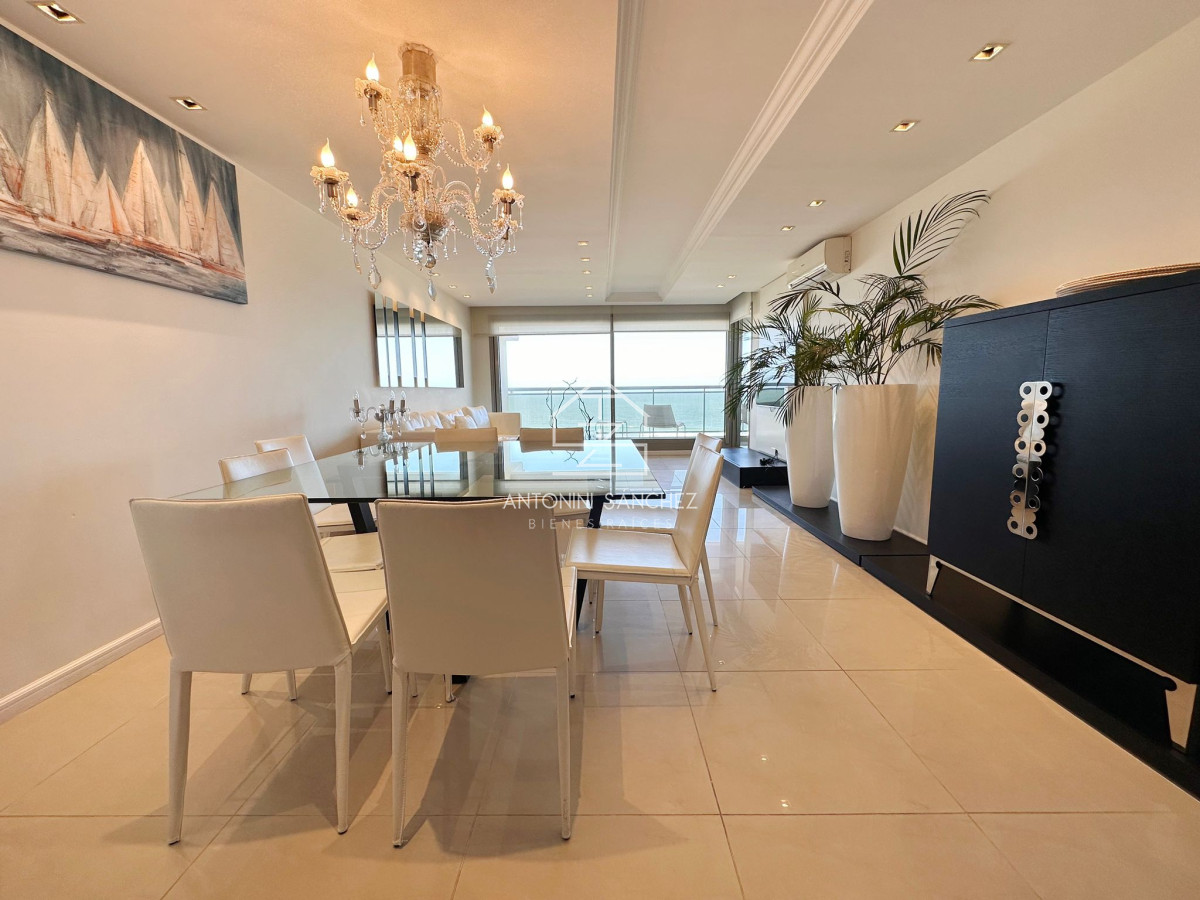 Apartamento ID.1531 - Apartamento en venta de 3 dormitorios en torre Imperiale, Punta del Este.