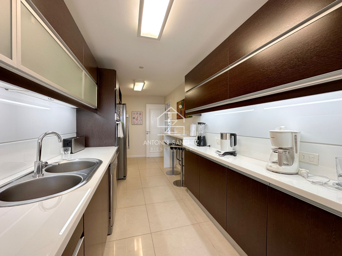 Apartamento ID.1531 - Apartamento en venta de 3 dormitorios en torre Imperiale, Punta del Este.